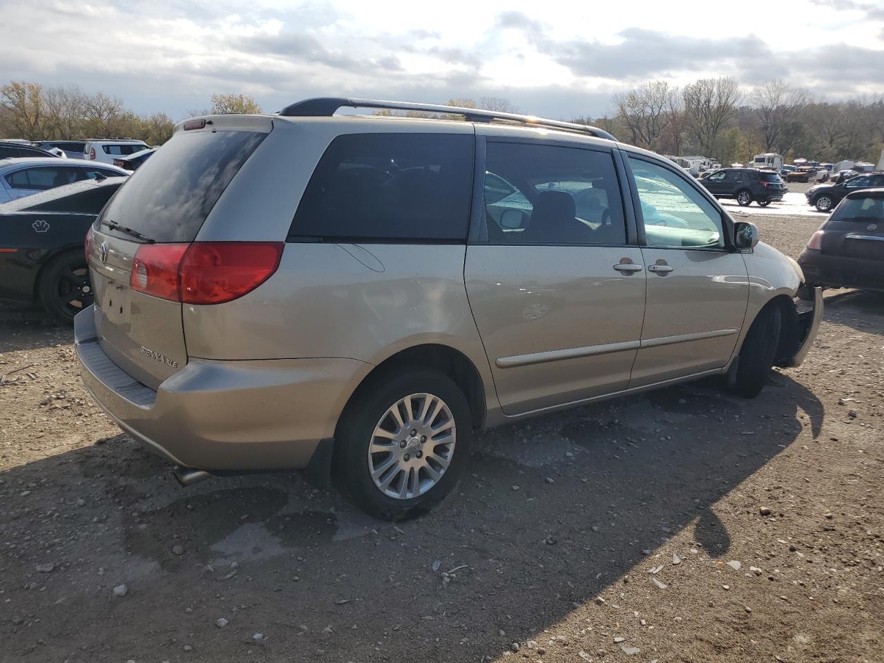 2007 Toyota Sienna - Image 3