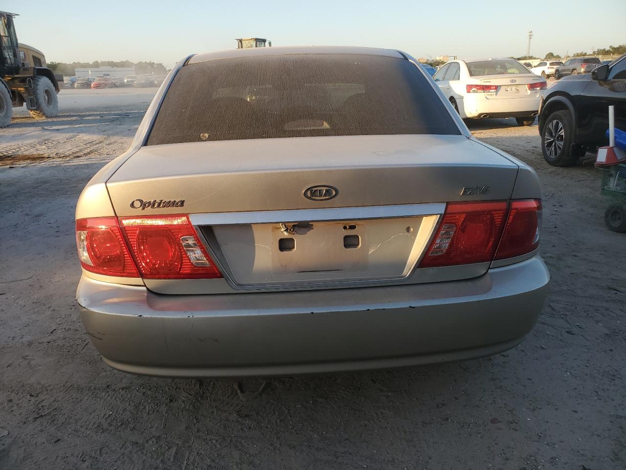 2006 Kia Optima Lx VIN: KNAGD128065439817 Lot: 77732504