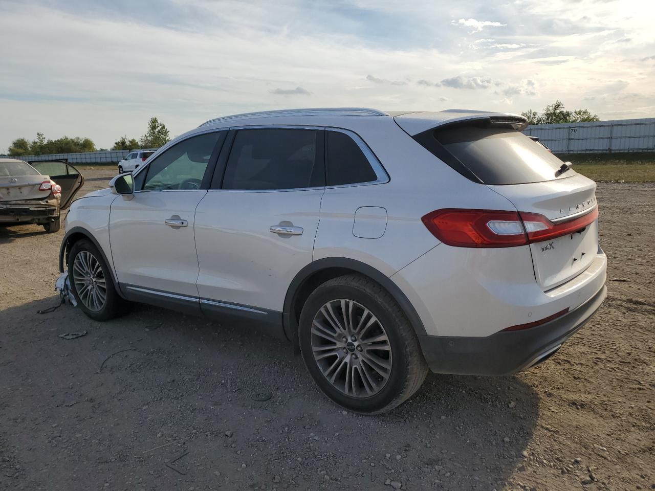 2016 Lincoln MKX - Image 2