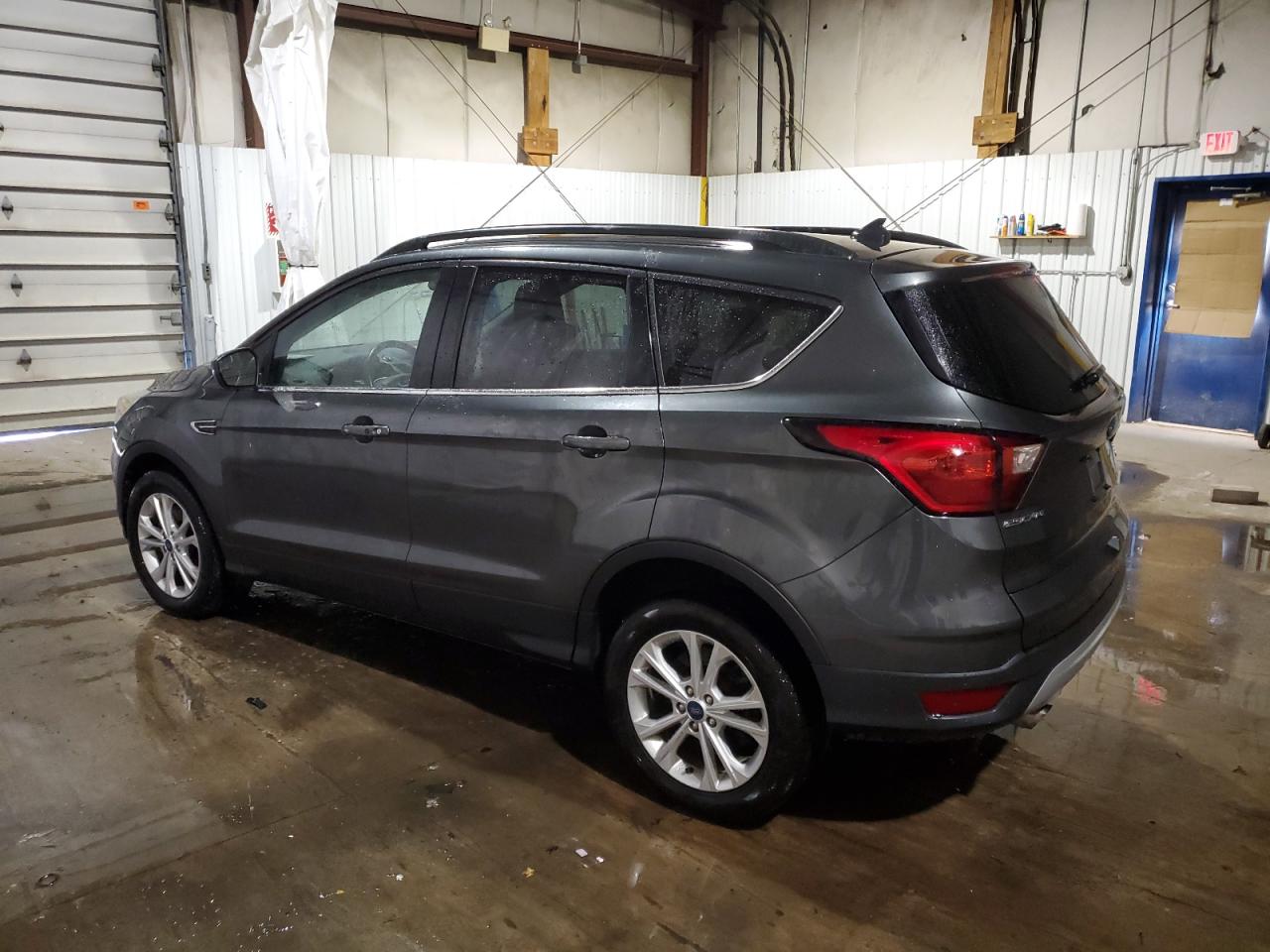 VIN 1FMCU9HD1KUC00082 2019 FORD ESCAPE no.2