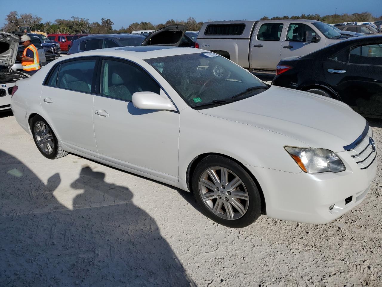 2005 Toyota Avalon Xl VIN: 4T1BK36B75U045929 Lot: 77387764