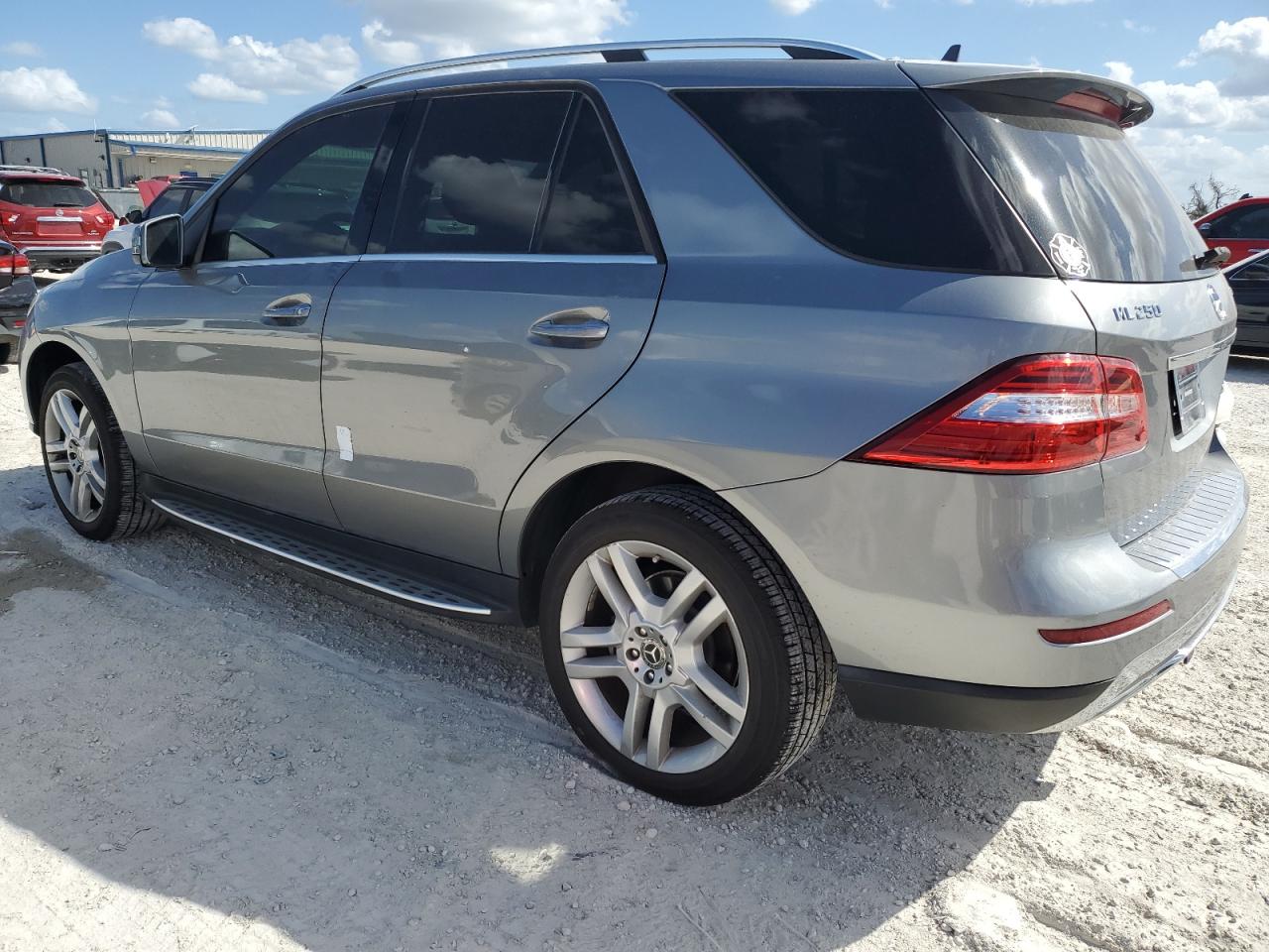 VIN 4JGDA0EB7FA558483 2015 MERCEDES-BENZ M-CLASS no.2