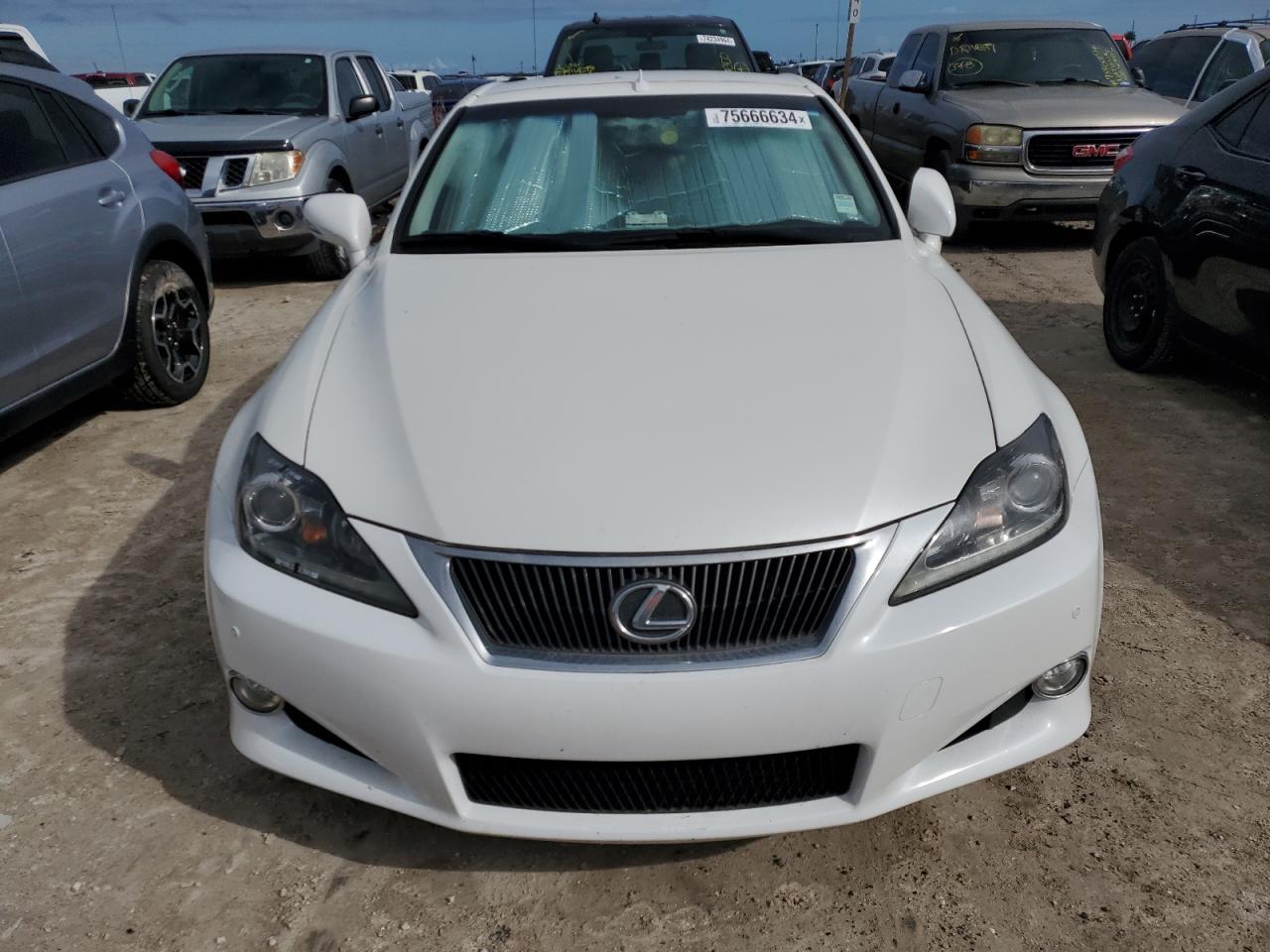 2014 Lexus IS - Image 5