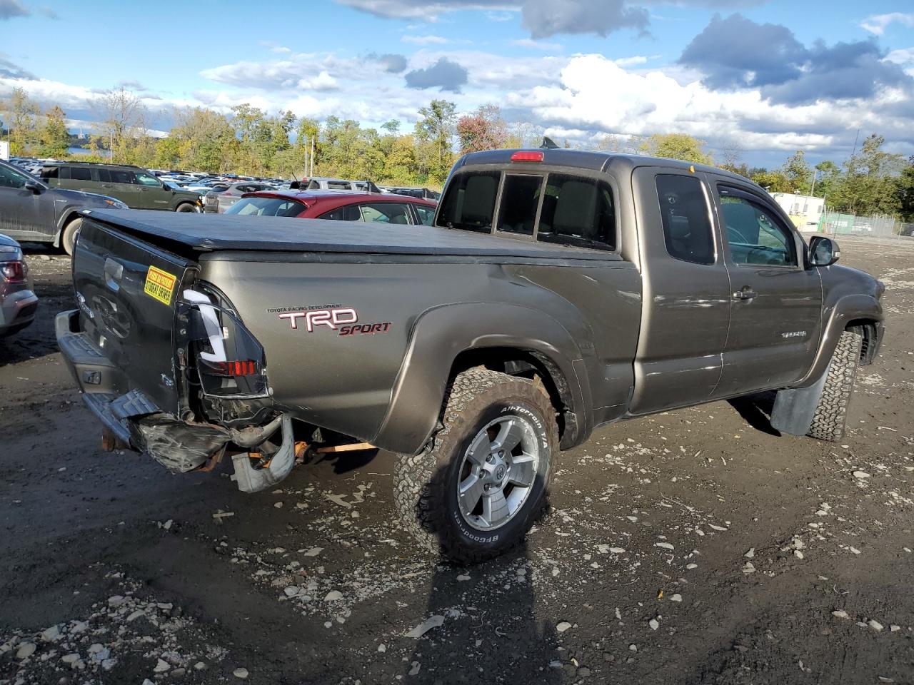 2012 Toyota Tacoma - Image 3