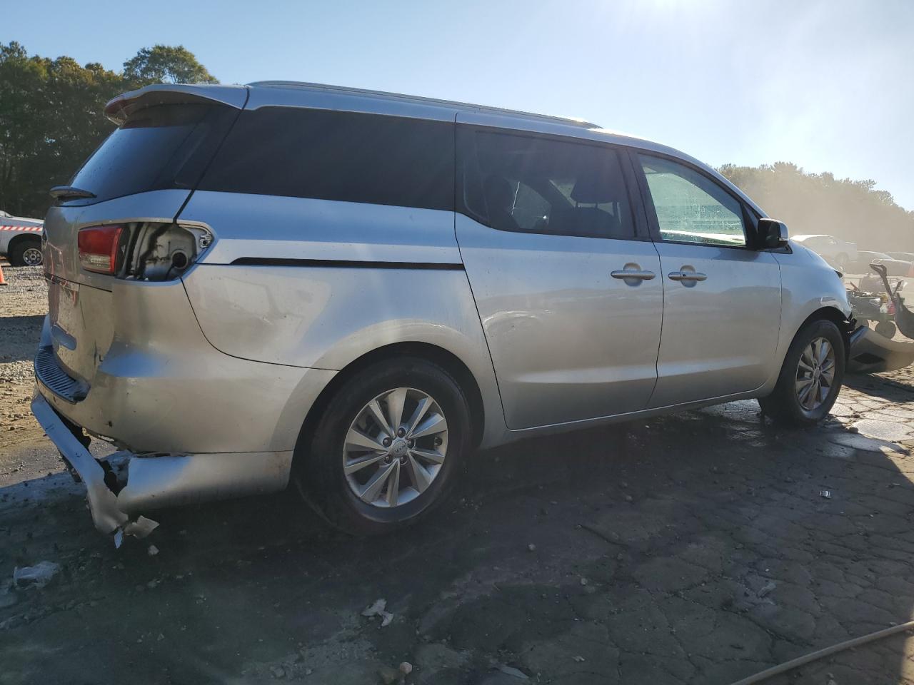 2017 Kia Sedona - Image 3