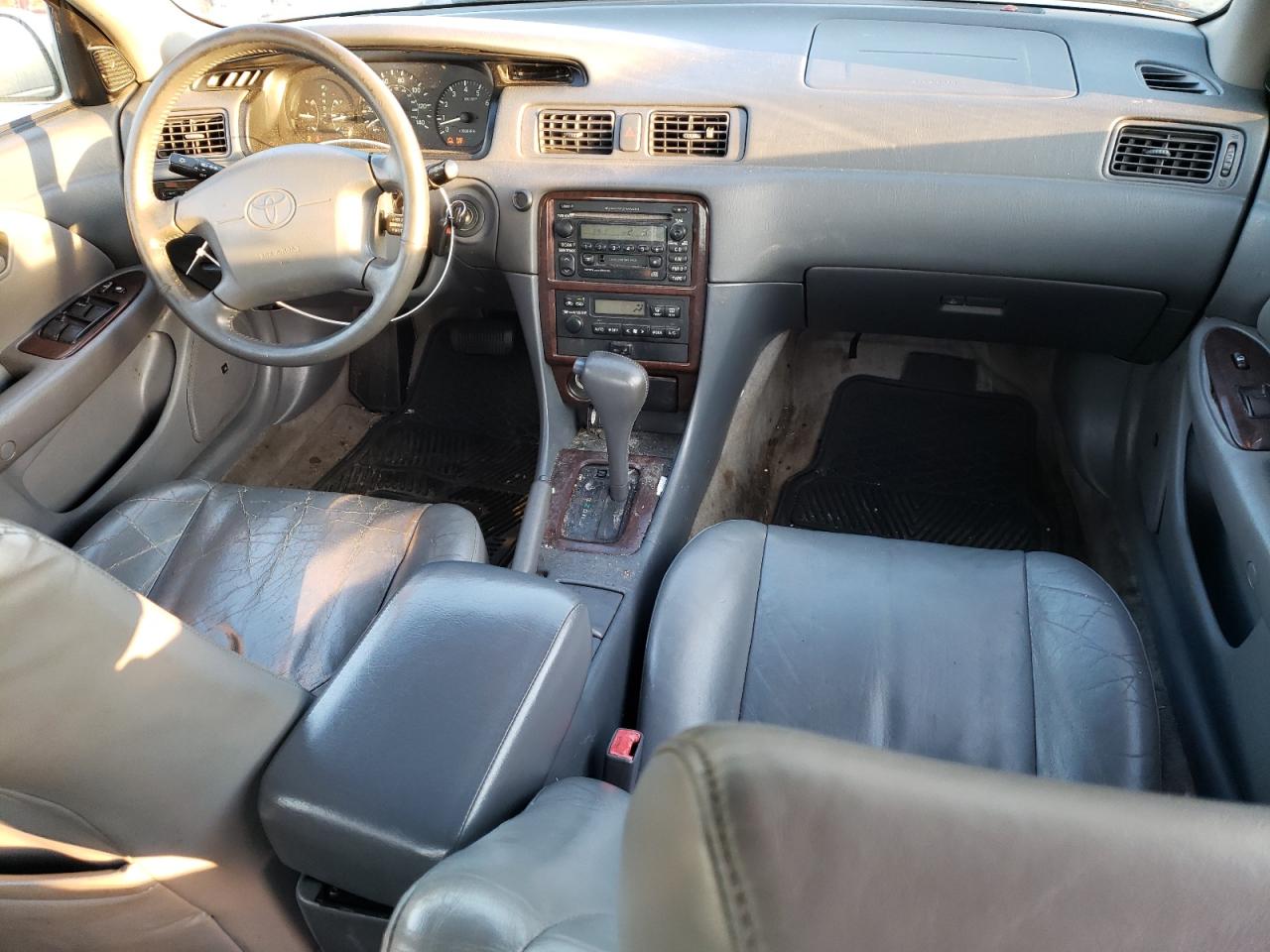 2000 Toyota Camry Le VIN: JT2BF28K9Y0245957 Lot: 78207104