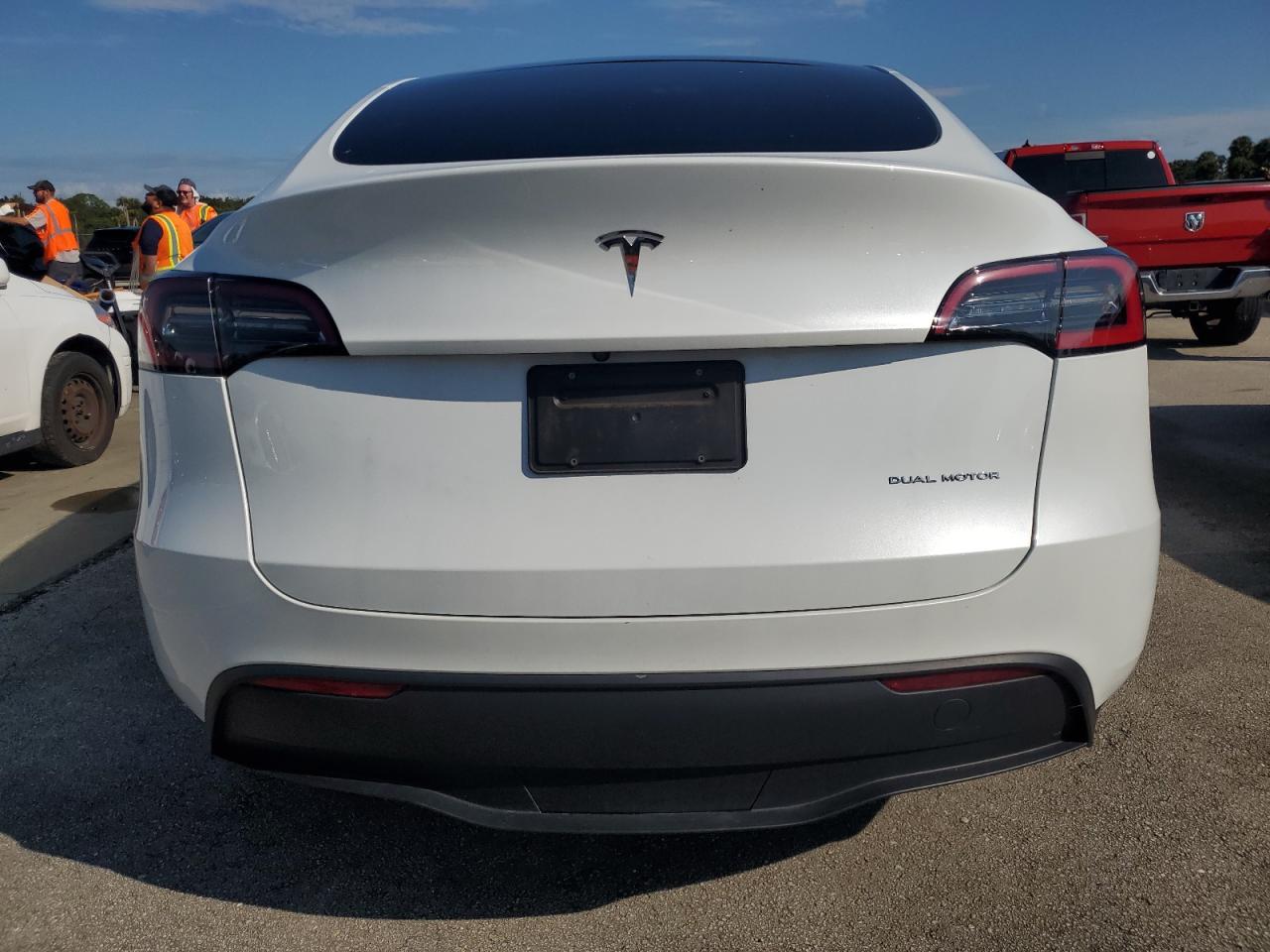 7SAYGDEE1PA060777 2023 Tesla Model Y