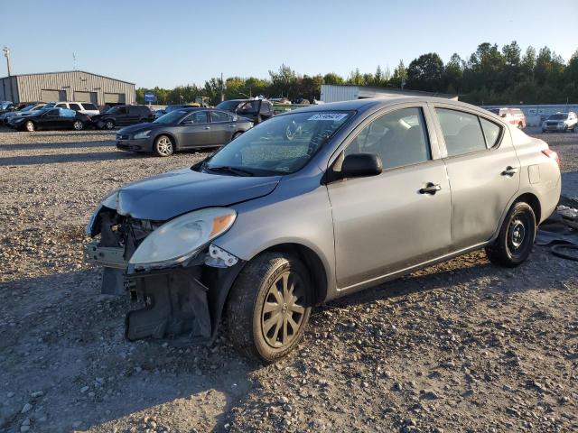 Седани NISSAN VERSA 2014 Сірий