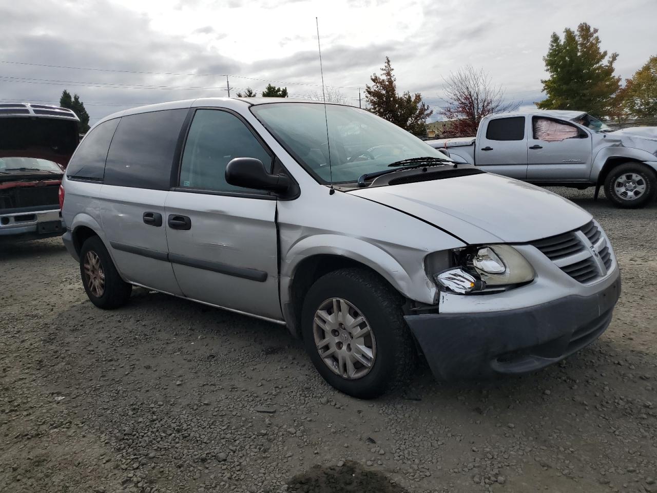 2005 Dodge Caravan - Image 4