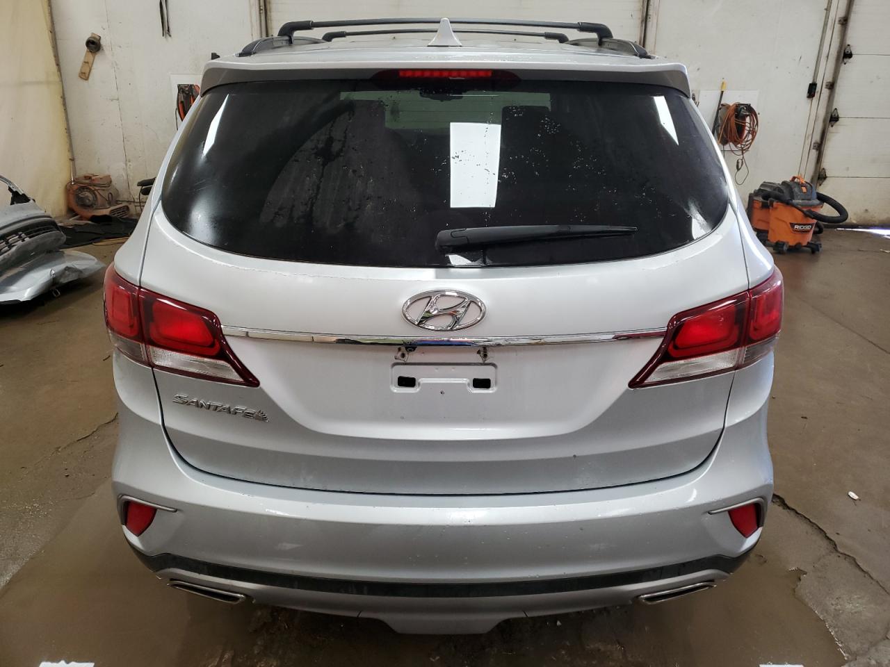 2017 Hyundai Santa Fe Se VIN: KM8SM4HF0HU234040 Lot: 74701294