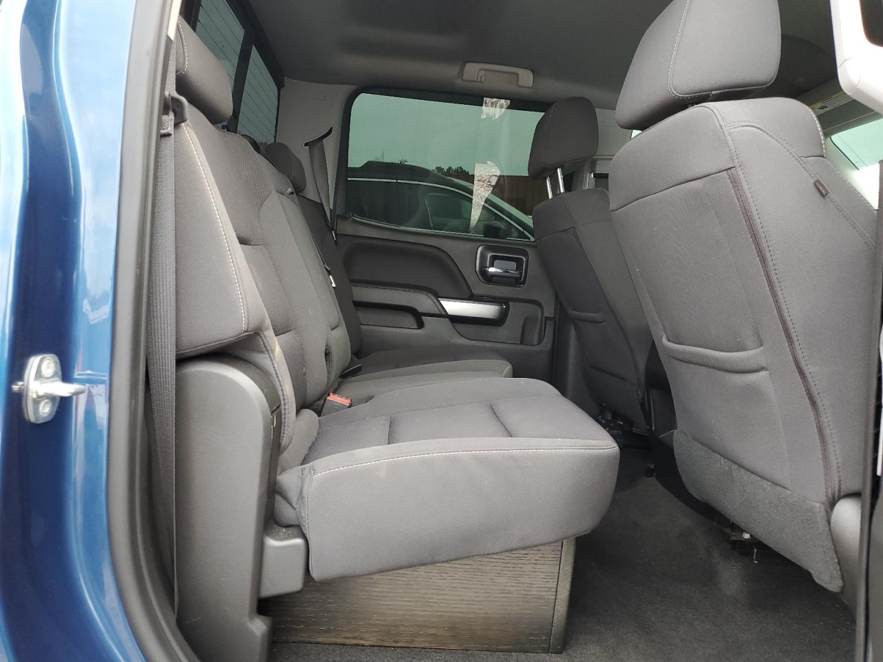 2018 Chevrolet Silverado - Image 10