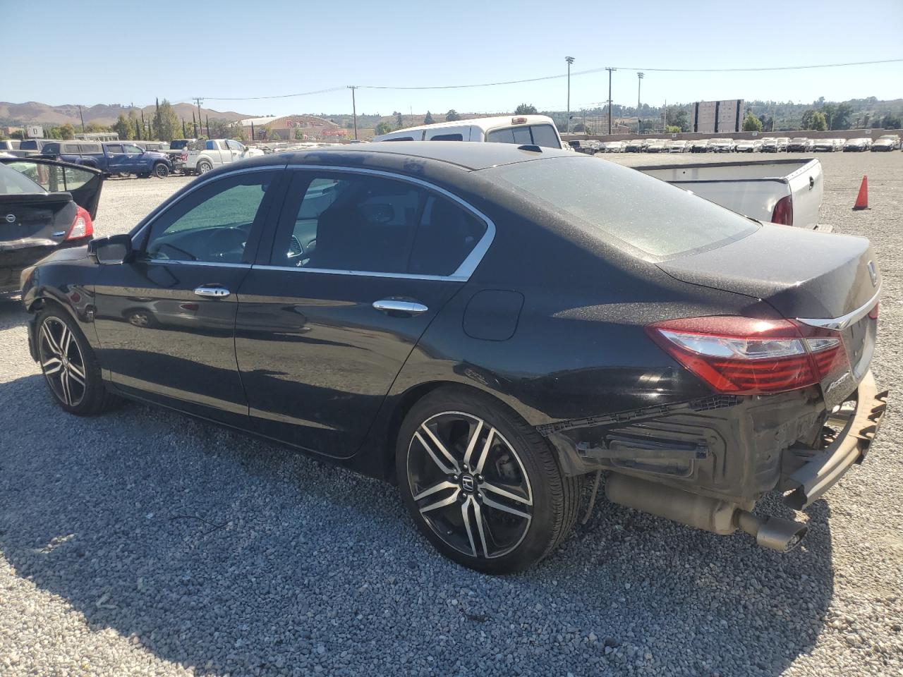 1HGCR3F89GA009741 2016 HONDA ACCORD - Image 2