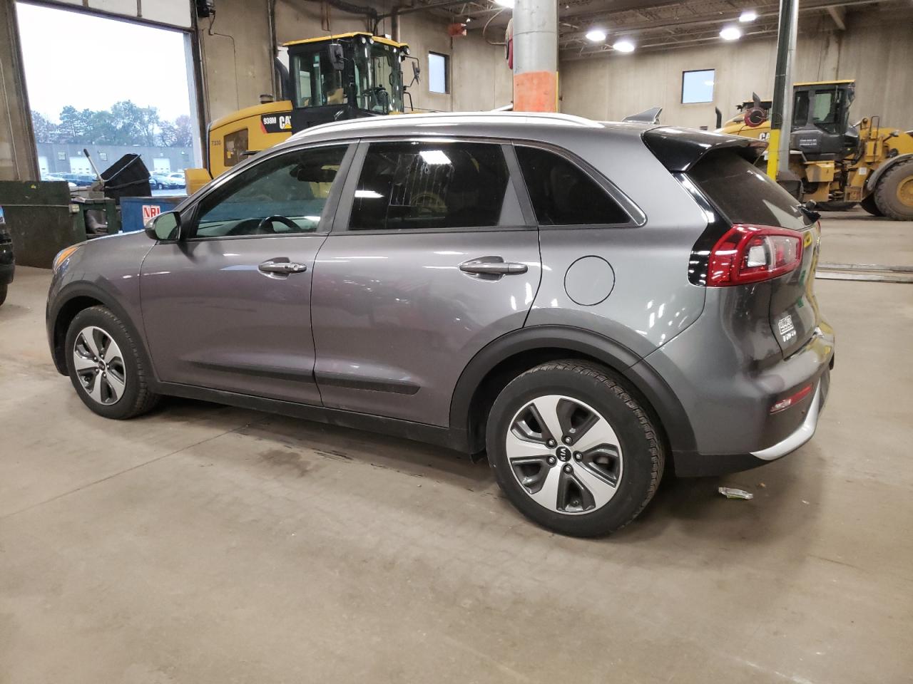 VIN KNDCB3LC4J5146226 2018 KIA NIRO no.2