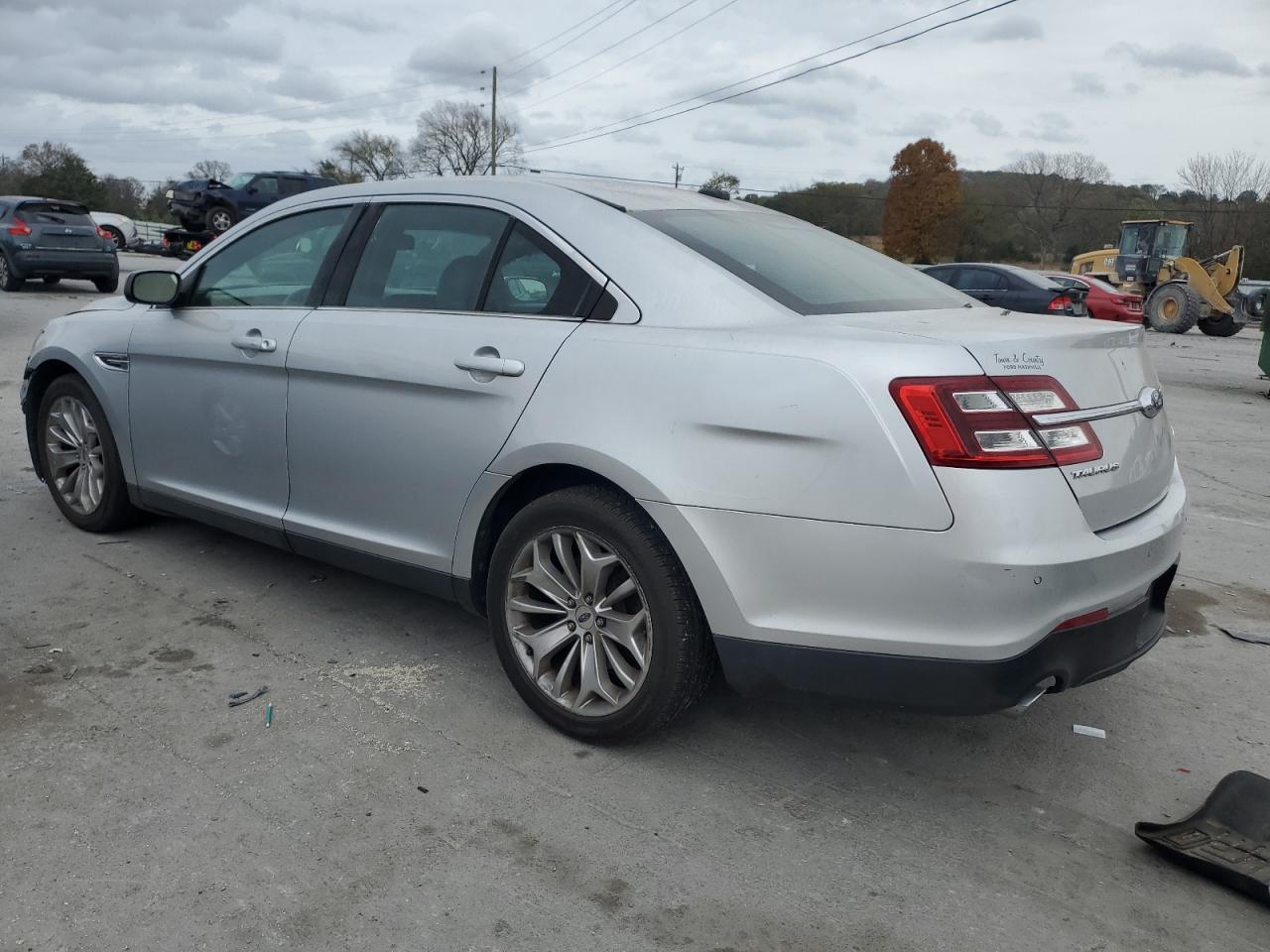 2018 Ford Taurus - Image 2