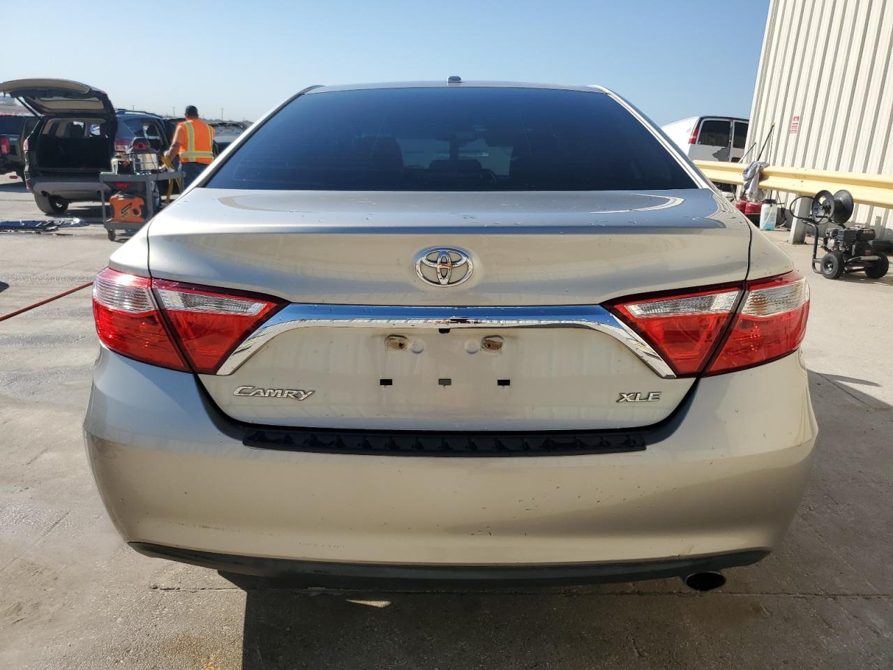 4T1BF1FK0HU415759 2017 Toyota Camry Le