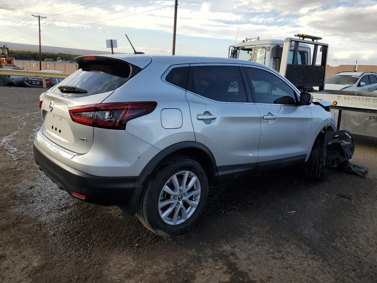 2020 Nissan Rogue - Image 3