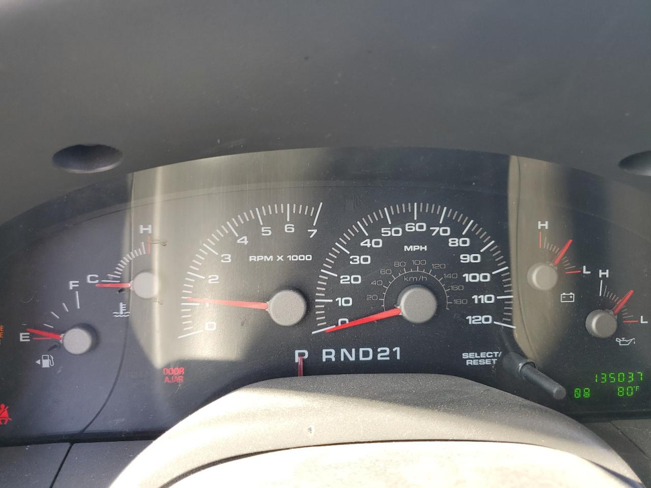 2004 Ford Expedition - Image 9