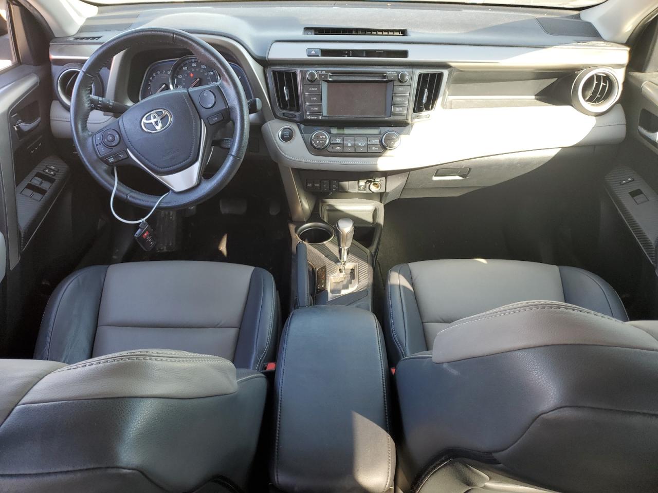 2015 Toyota RAV 4 - Image 8