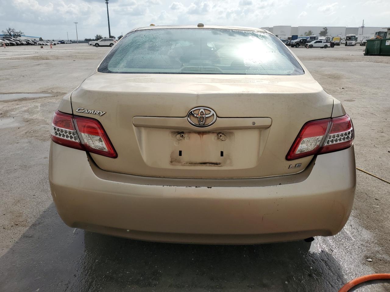 2010 Toyota Camry - Image 6