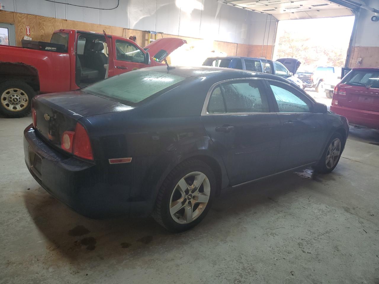 2010 Chevrolet Malibu - Image 3