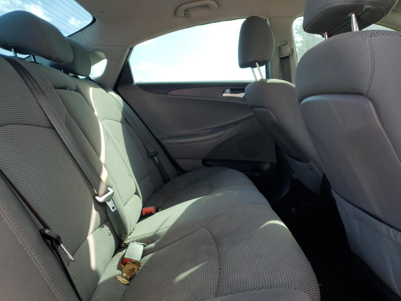 2013 Hyundai Sonata - Image 11