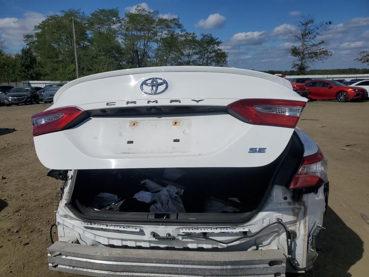 4T1B11HK6JU129416 2018 Toyota Camry L