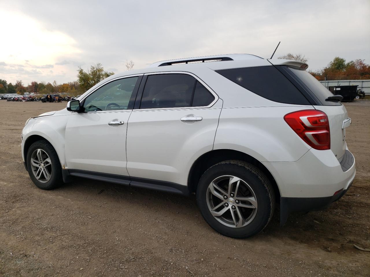 2016 Chevrolet Equinox - Image 2