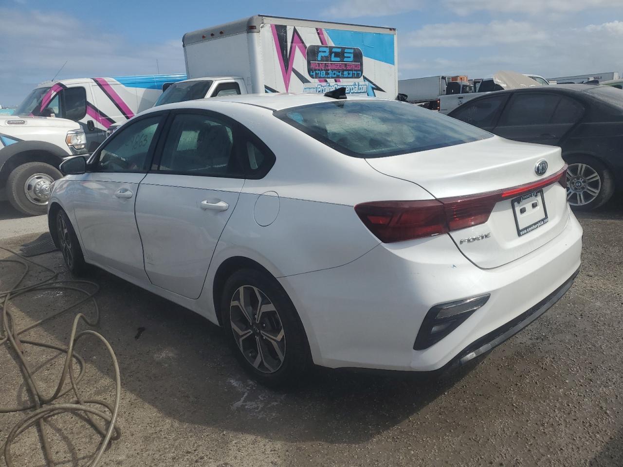 2021 Kia Forte - Image 2