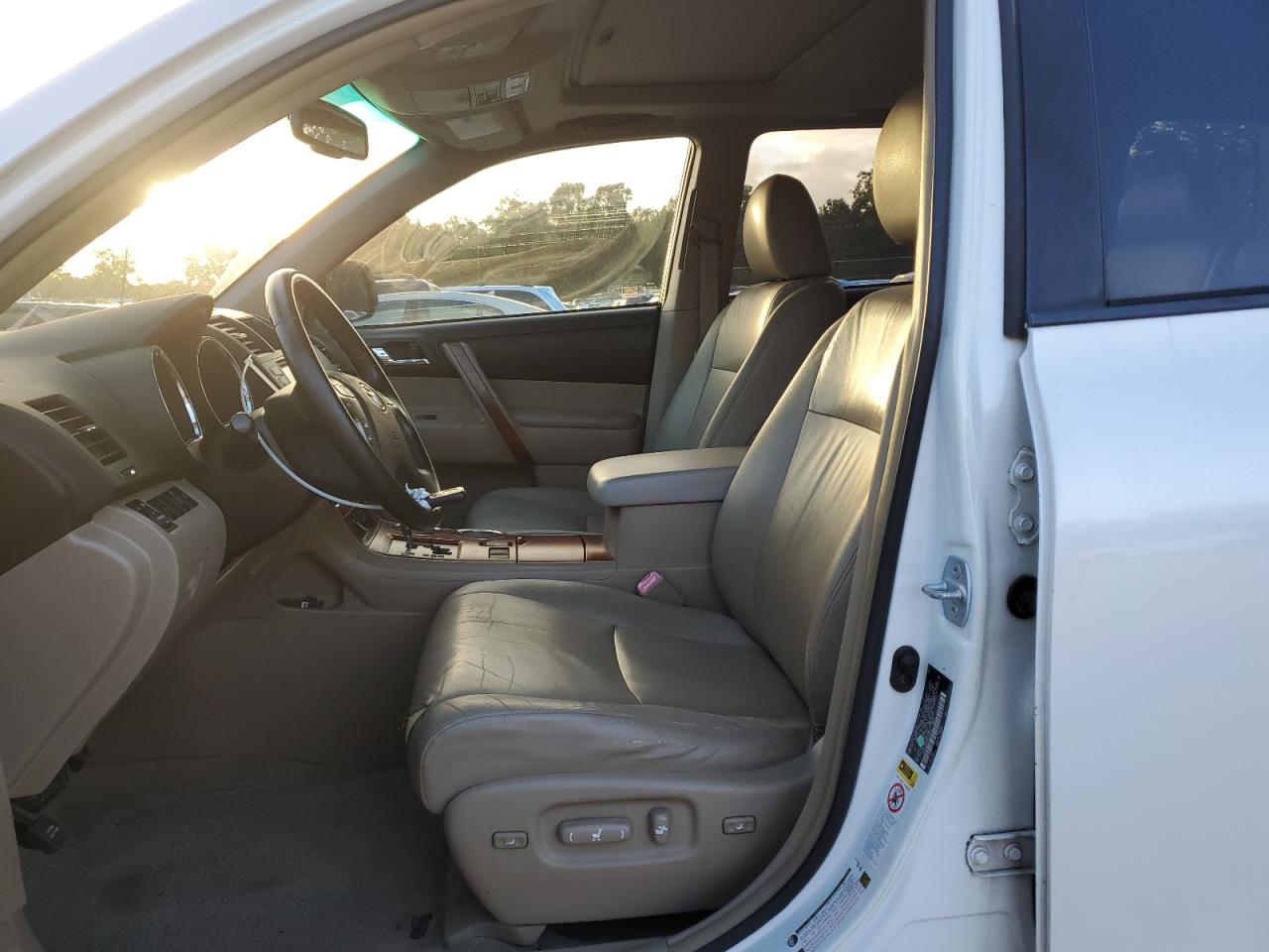 2009 Toyota Highlander Limited VIN: JTEDS42A092082883 Lot: 77413124