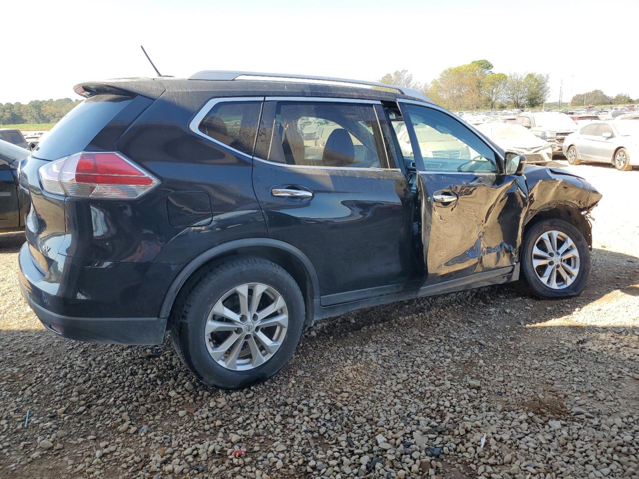 2016 Nissan Rogue - Image 3