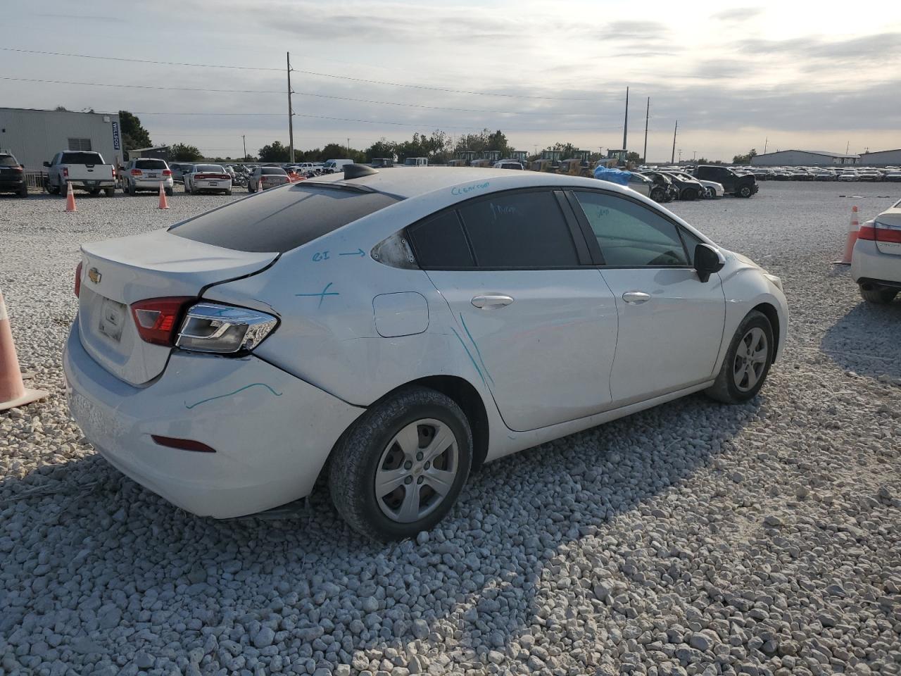 2018 Chevrolet Cruze Ls VIN: 1G1BC5SM3J7104769 Lot: 76045884