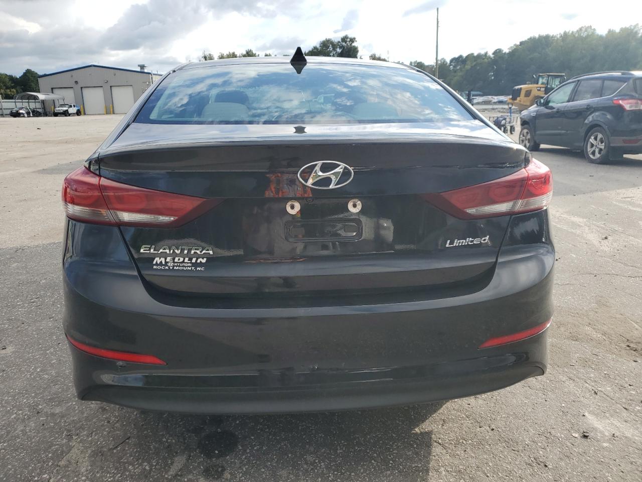 KMHD84LF7HU121335 2017 Hyundai Elantra Se