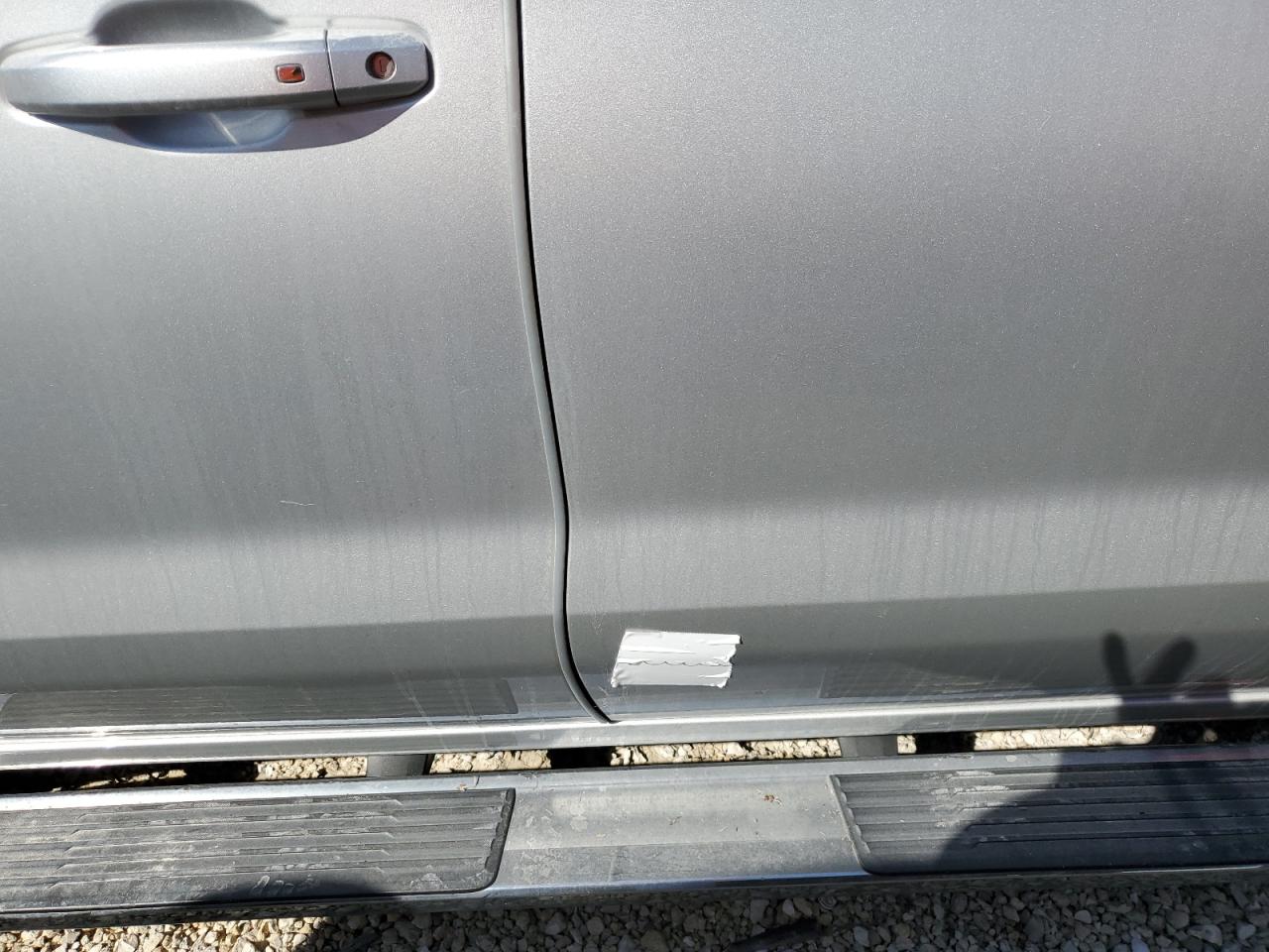 2022 Chevrolet Silverado - Image 12