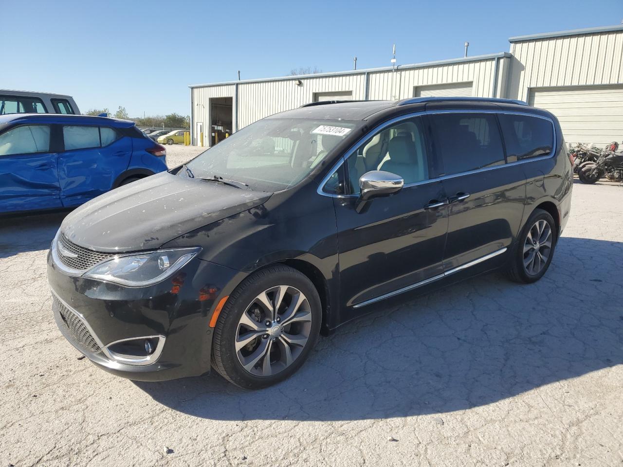 2018 Chrysler Pacifica - Image 1