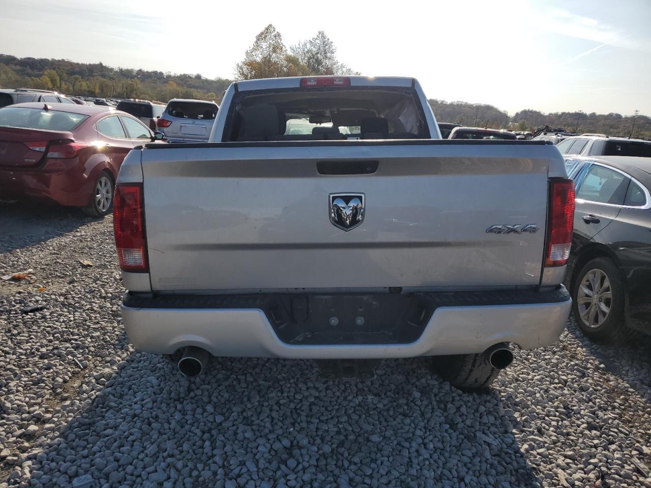 2016 RAM 1500 - Image 6