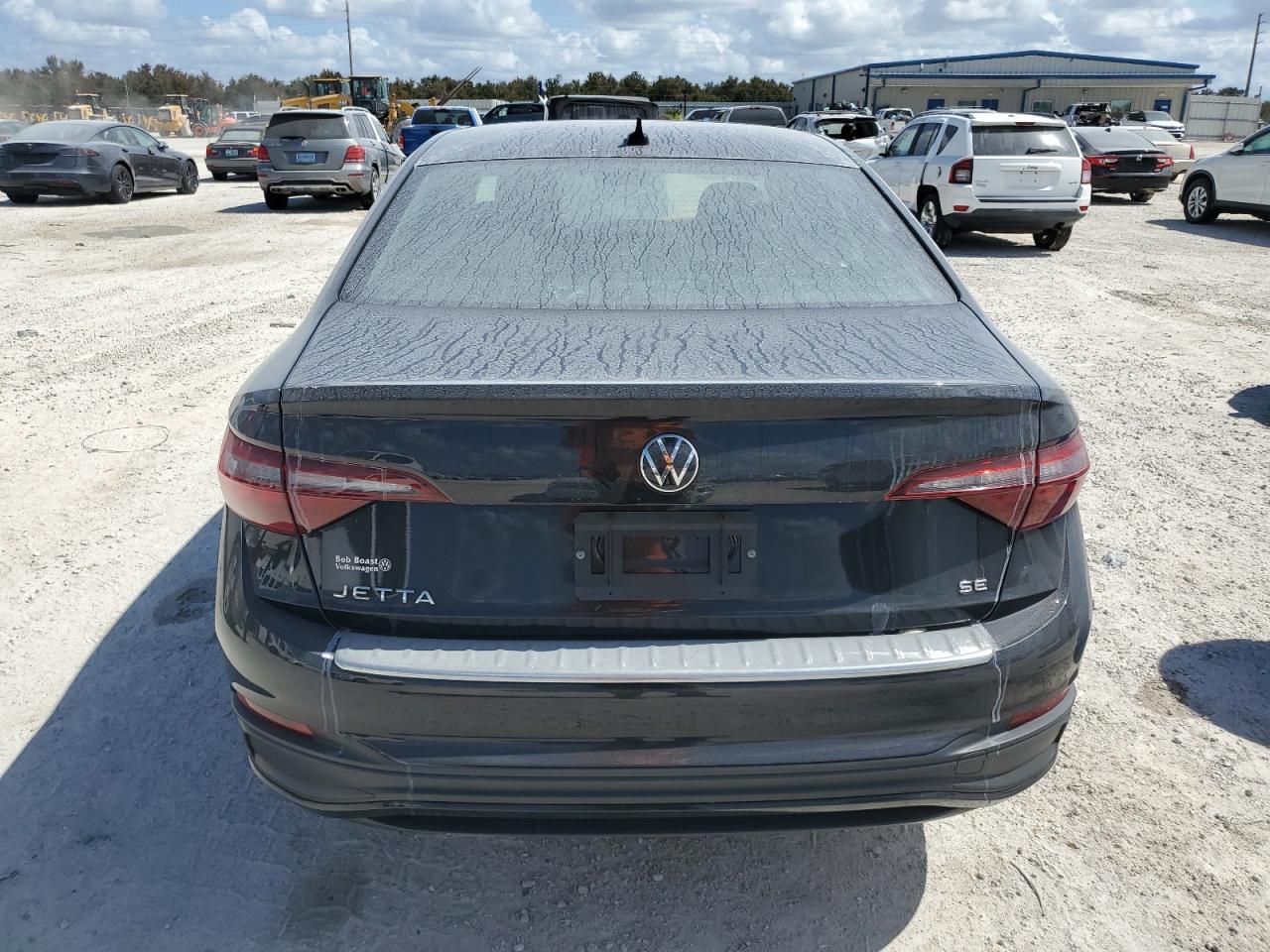 3VW7M7BU3NM010776 2022 Volkswagen Jetta Se