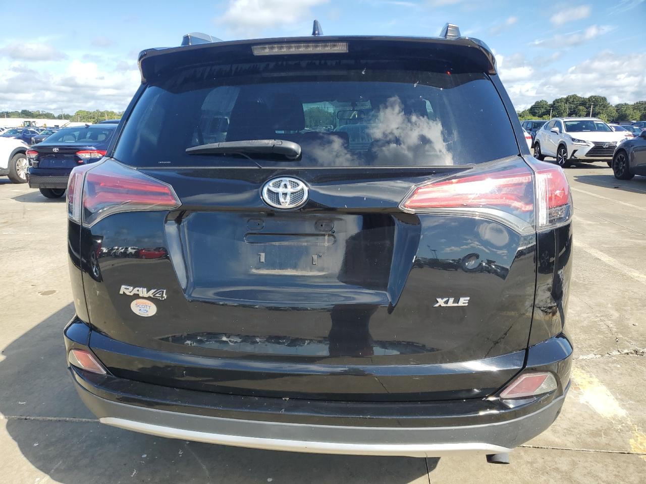 2T3WFREV1GW270278 2016 Toyota Rav4 Xle