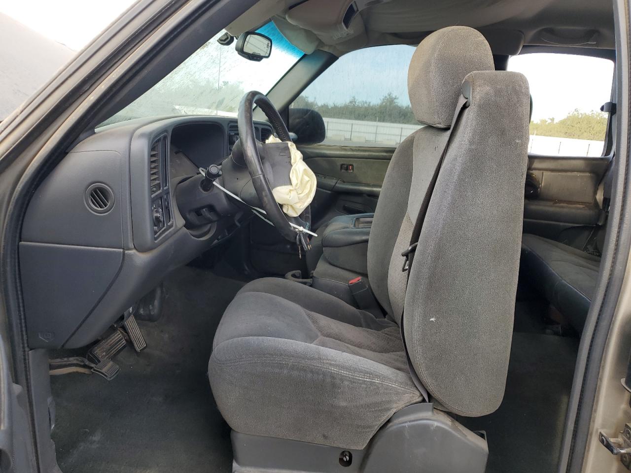 2003 Chevrolet Silverado - Image 7