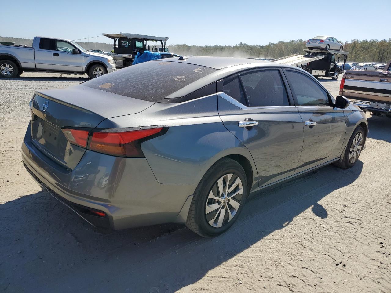 2020 Nissan Altima - Image 3
