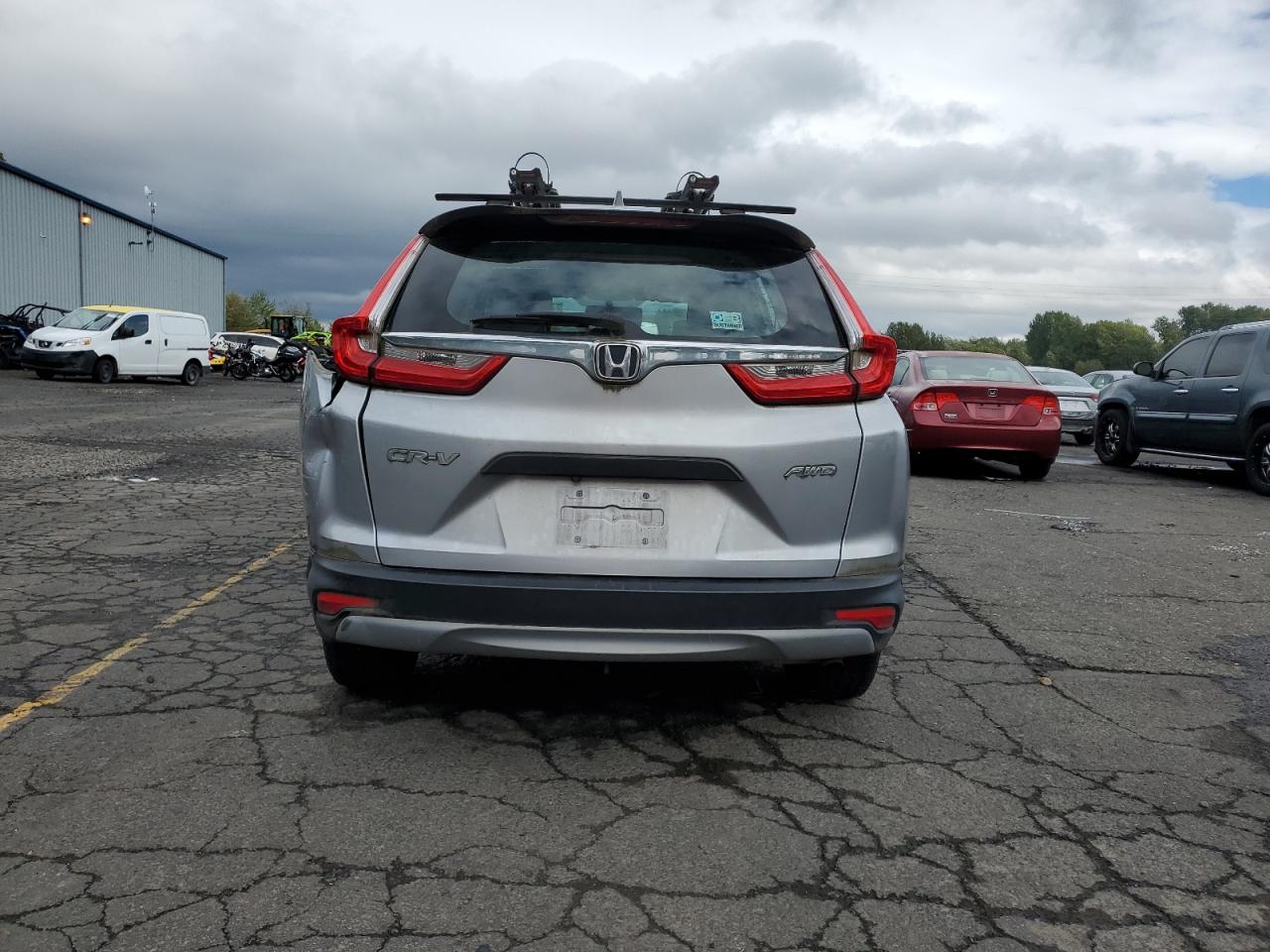 5J6RW6H33JL003931 2018 Honda Cr-V Lx