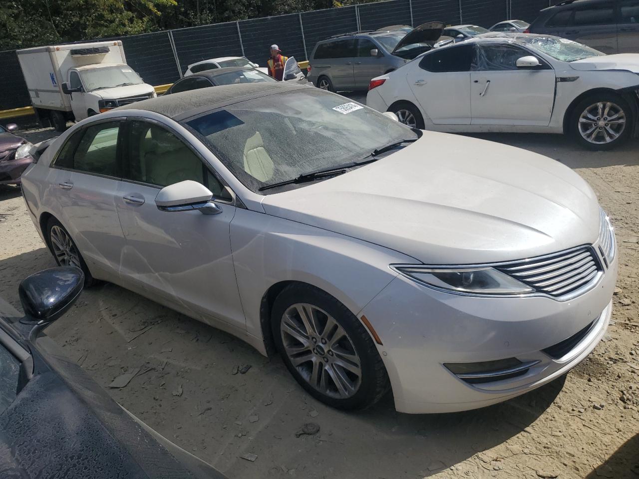 2013 Lincoln MKZ - Image 4