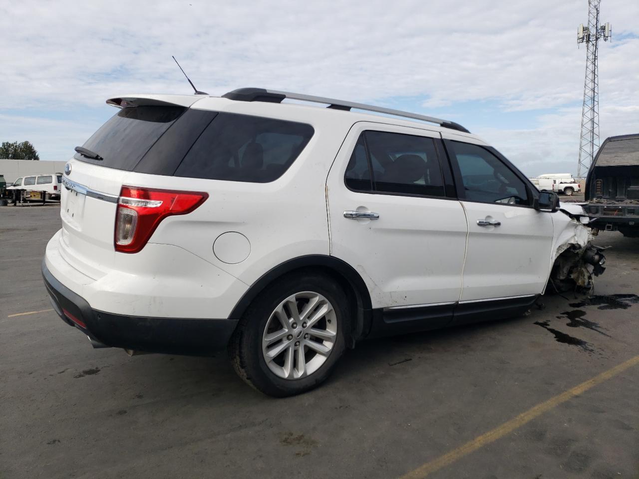 VIN 1FM5K7D84EGA64111 2014 FORD EXPLORER no.3