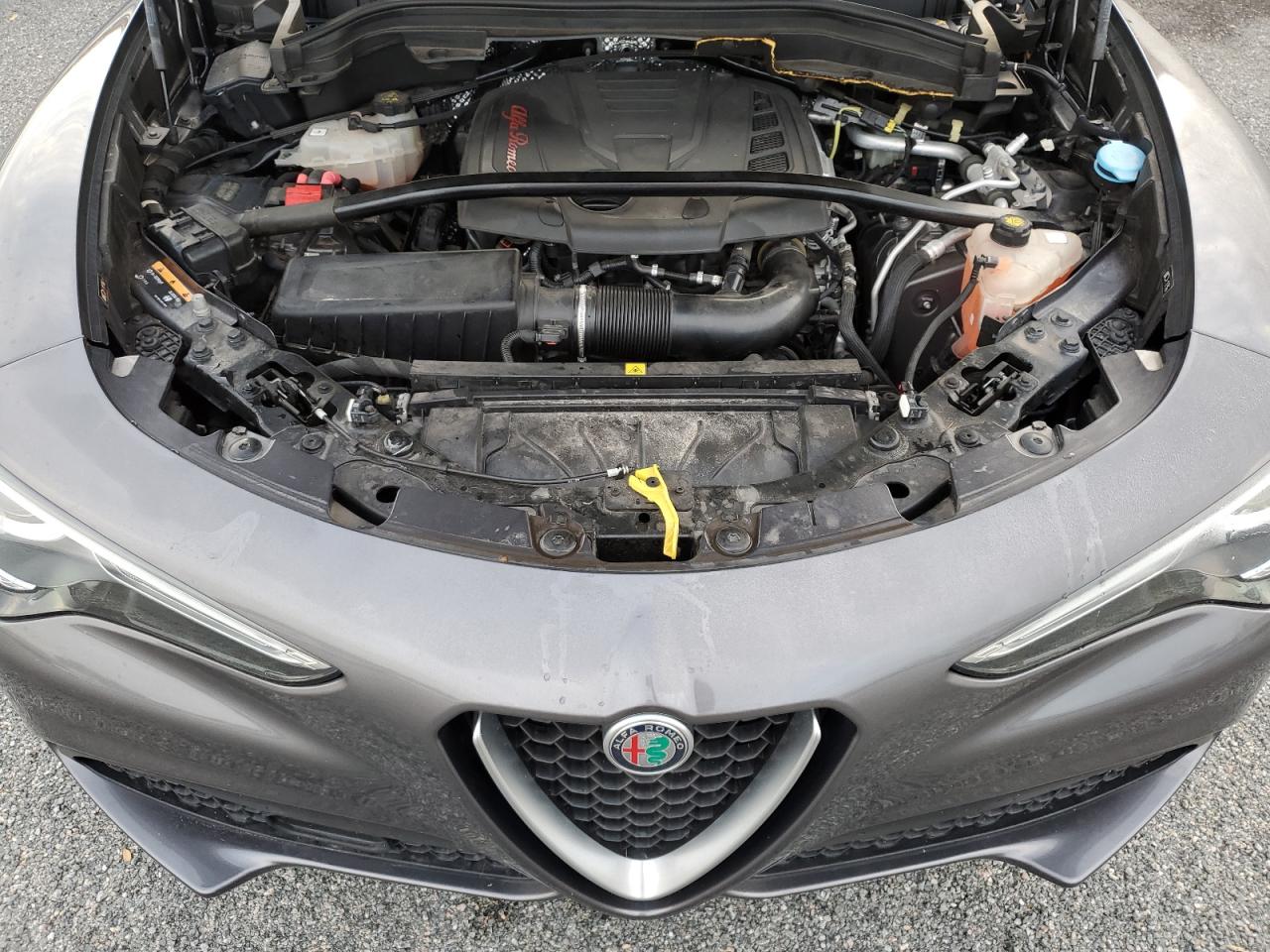 2019 Alfa Romeo Stelvio - Image 12