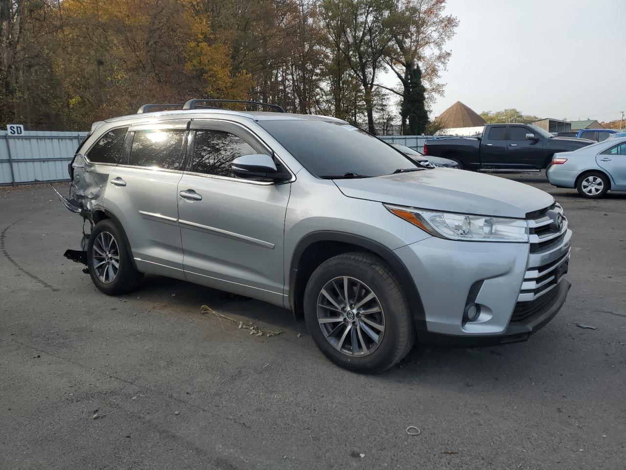 2018 Toyota Highlander - Image 4