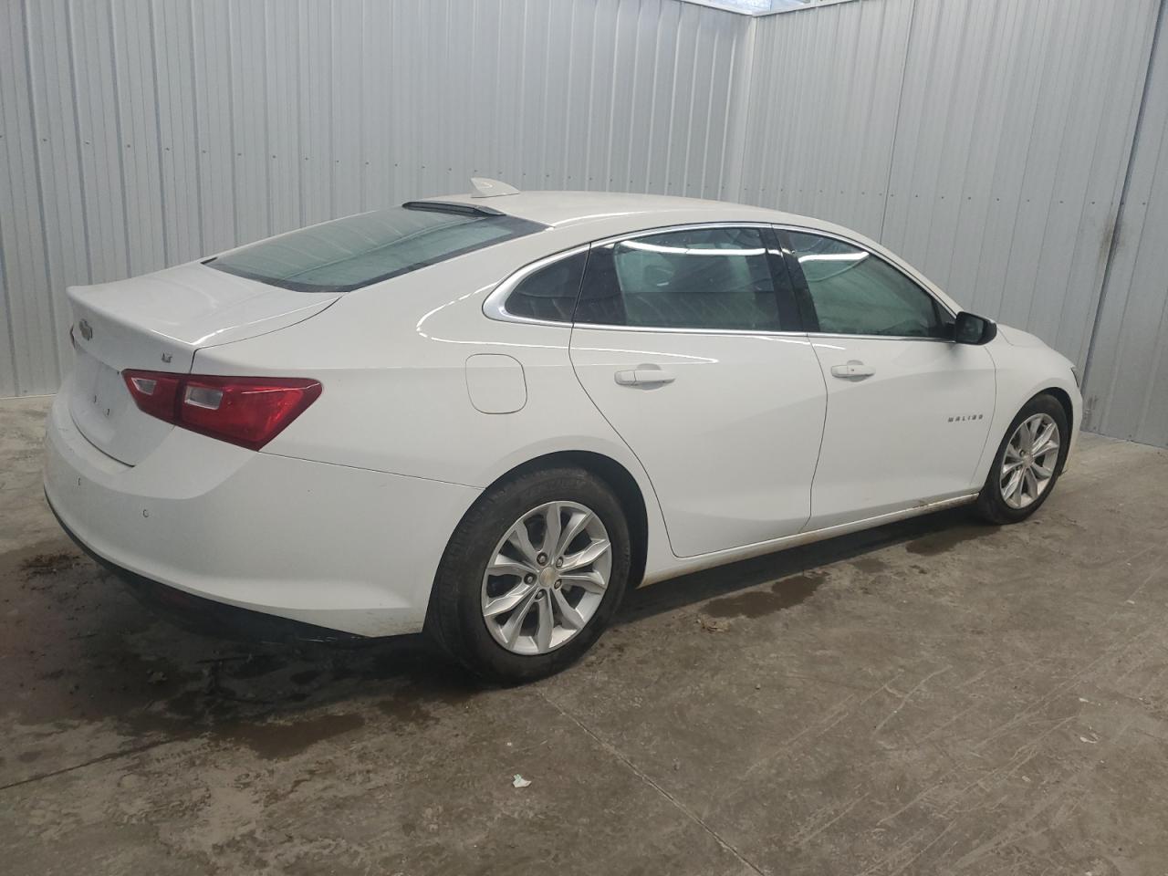 2023 Chevrolet Malibu - Image 3