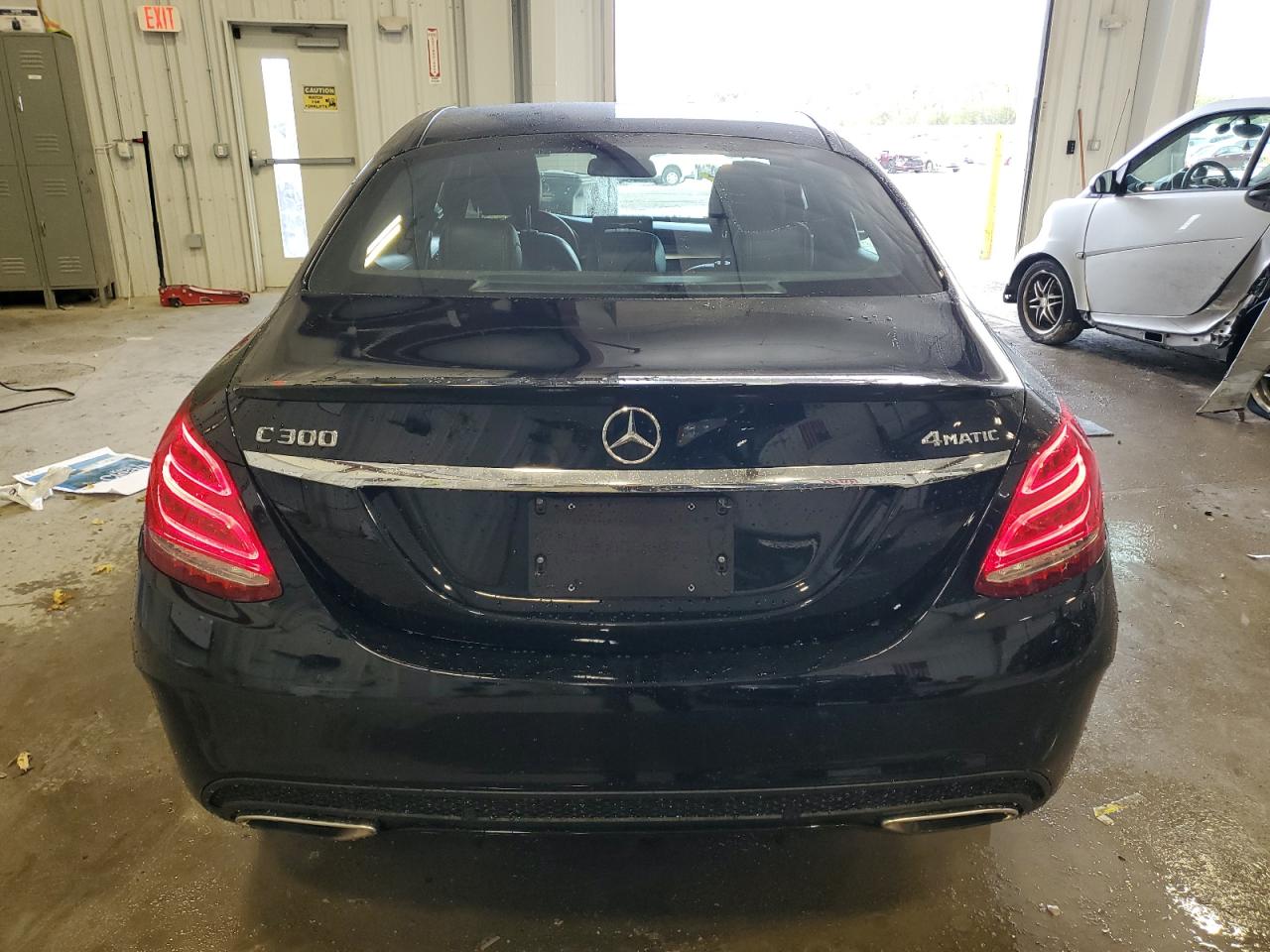 2016 Mercedes-Benz C 300 4Matic VIN: 55SWF4KB7GU152561 Lot: 75754594