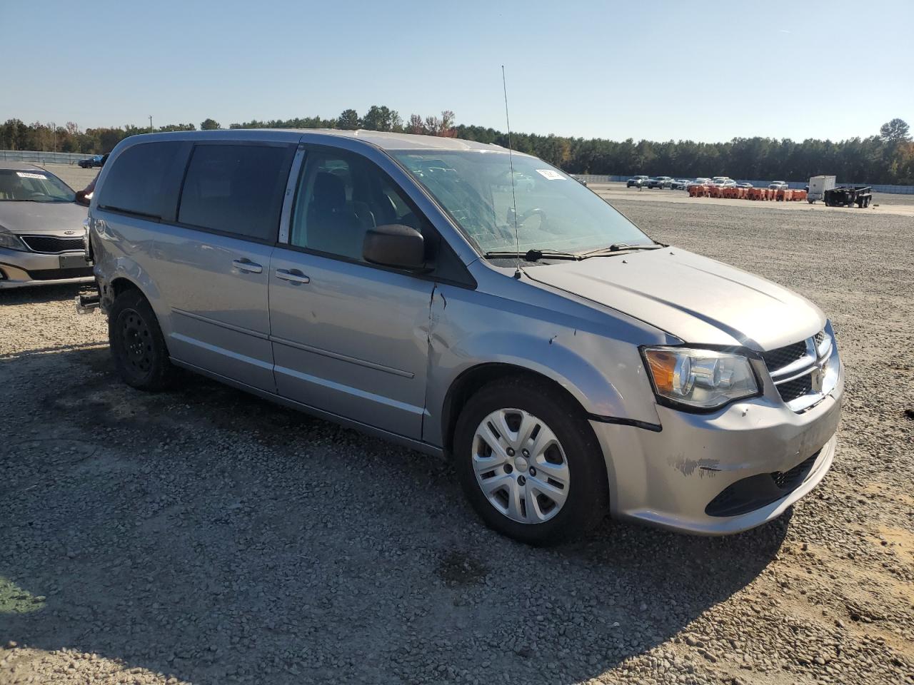 VIN 2C4RDGBG1FR663588 2015 DODGE CARAVAN no.4