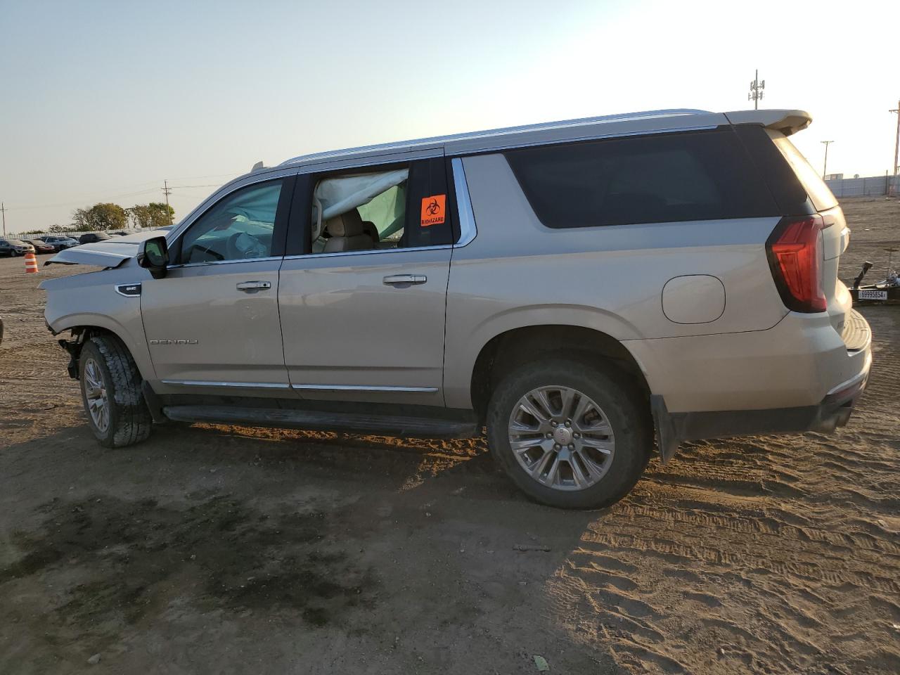 2022 GMC Yukon - Image 2
