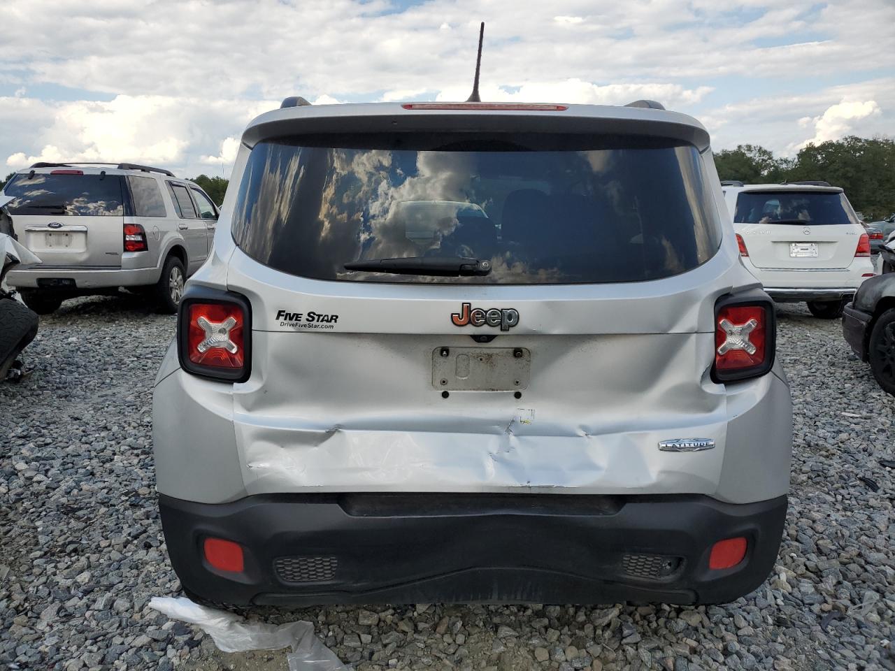 2016 Jeep Renegade - Image 6