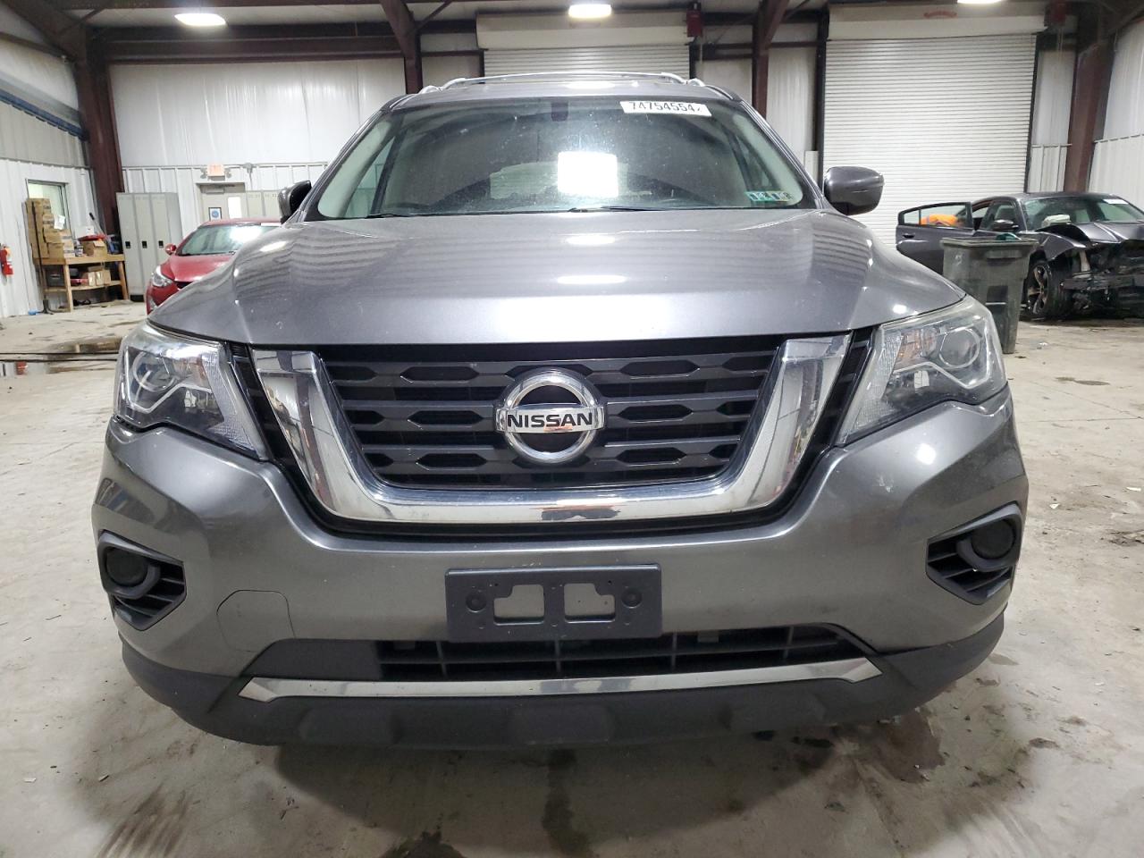 2017 Nissan Pathfinder - Image 5
